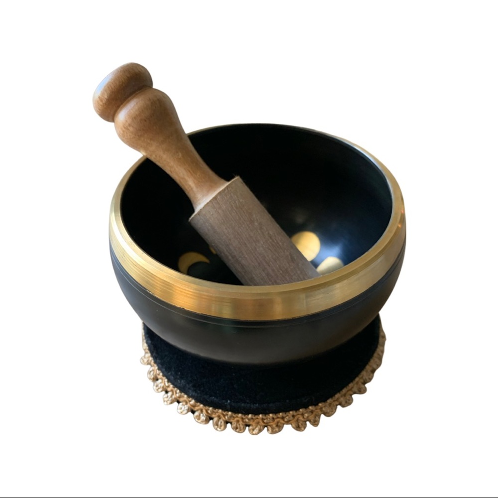Singing bowl with pillow